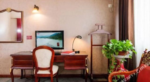 Guanghan Hotel, Rezerwuj Hotel Hotele w Deyang z parkingiem, Parking