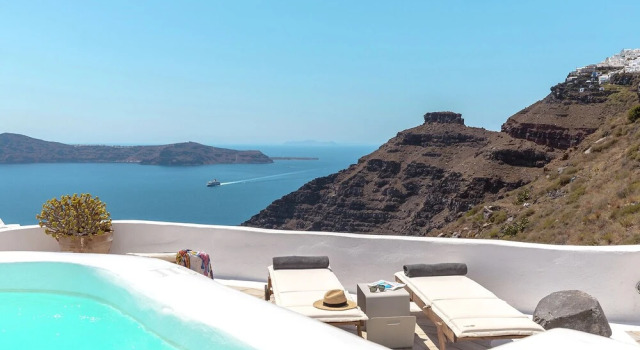 Вилла с балконом и с видом на море 180° Caldera by Stylish Stays
