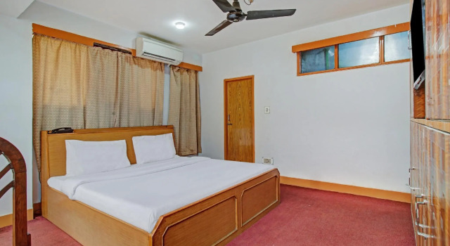 OYO 82305 Hotel Ruby And Restaurant