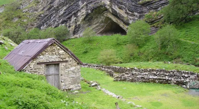 Artzain-Etchea (La Maison du Berger), Забронировать Отель Эстерансуби French Basque Country