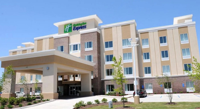 Четырёхместный номер Standard Holiday Inn Express Covington-Madisonville by IHG
