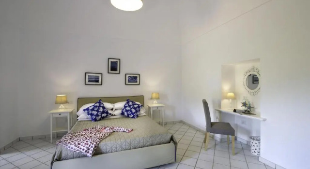 Casa Assunta B&B, Забронировать Отель «постель и завтрак» Вико-Экуенсе Побережье Сорренто