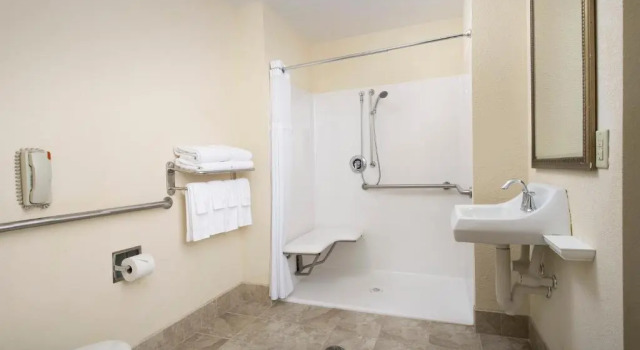Двухместный номер Standard Staybridge Suites North Brunswick by IHG