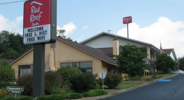 Кровать в общем номере avid hotel - Staunton by IHG