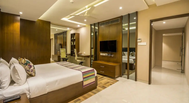 Люкс Business The Capital Hotel