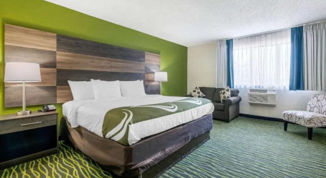 Люкс Quality Inn & Suites Leesburg Chain of Lakes