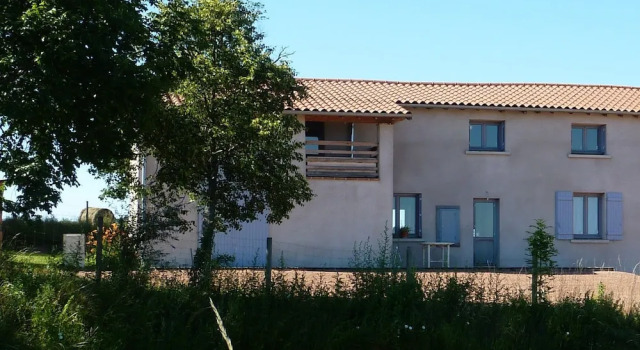 Gite St Roch, Book Hotel Saint-Marcel-de-Felines Rhône-Alps