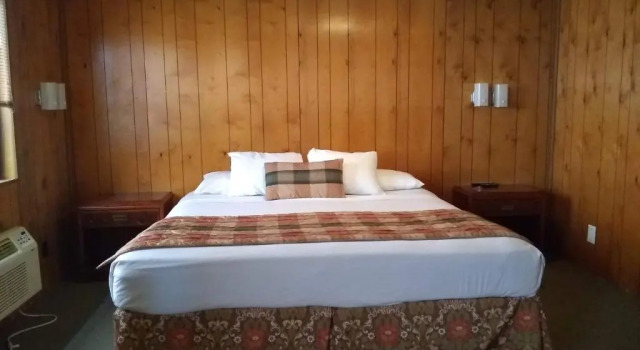 Номер Standard The Orca Inn