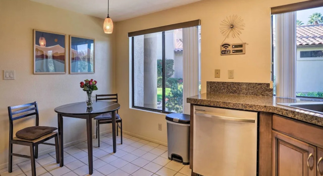 Апартаменты Near Golfing: Palm Desert Condo w/ Pool Access!