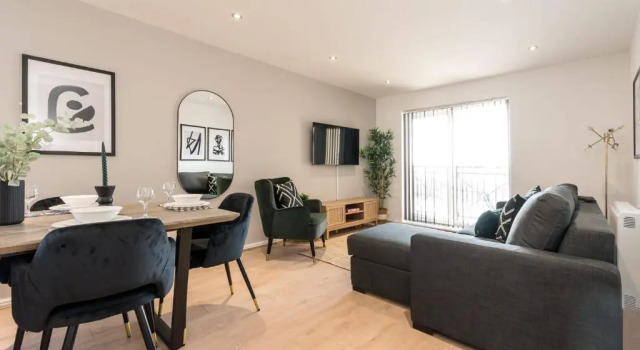 Апартаменты Liverpool Dockfront Apt With Parking - Sleeps 6