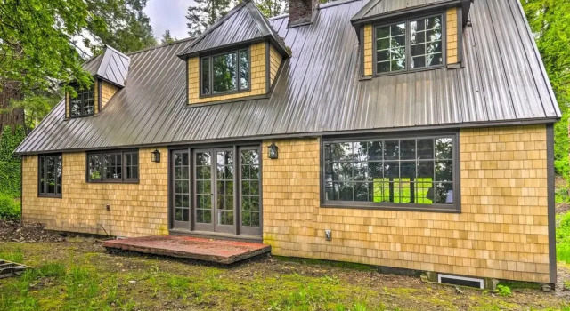 Коттедж с 3 комнатами Peaceful + Elegant Cottage w/ Riverside View