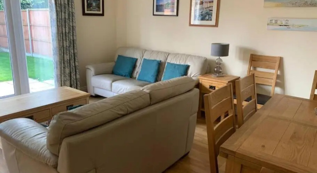 Cheerful 3 Bedroom Home Close To Beach And High St, Book Hotel Hoteller i Sheringham med parkering, Parkering