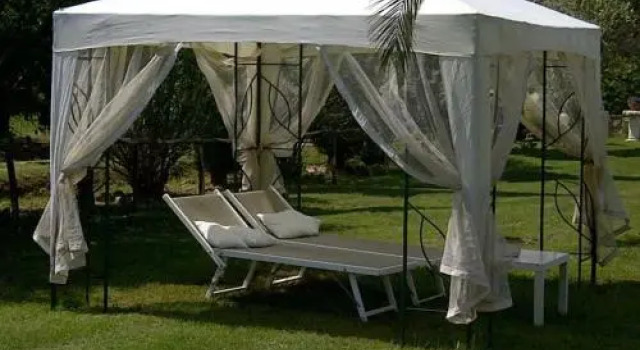 Agriturismo Debbione Marconi, Забронировать Отель Отели Суверето с парковкой, Парковка