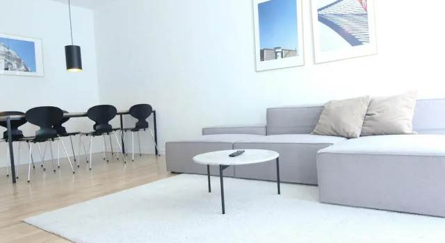 Wonderful 2-bed w Balcony