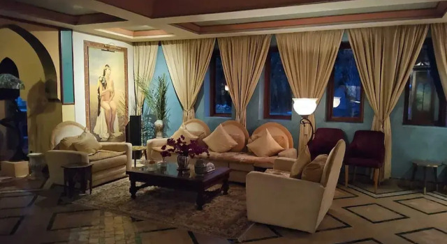 Palais Villa Oyussoud, Забронировать Вилла Отели Марракеш-Тенсифт-Эль-Хауз с парковкой, Парковка