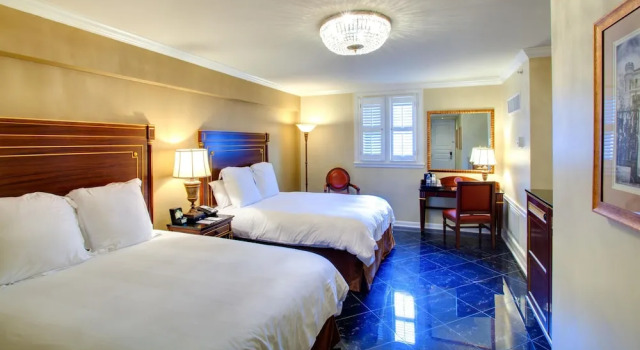 Четырёхместный номер Superior Hotel Mazarin