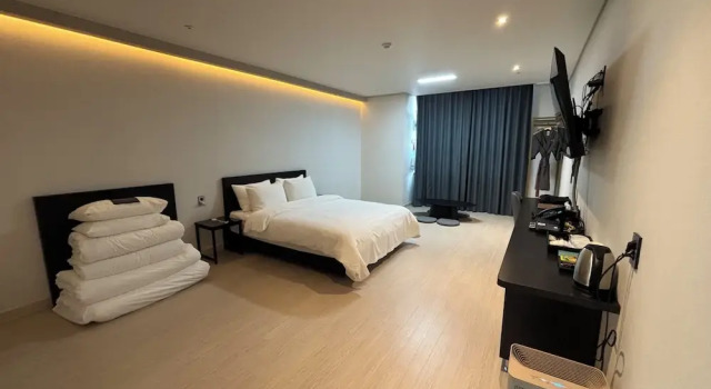 Трёхместный семейный номер Standard Hotel Deokyeong