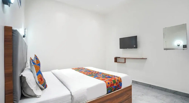 Номер Deluxe FabHotel The Shivaay Palace