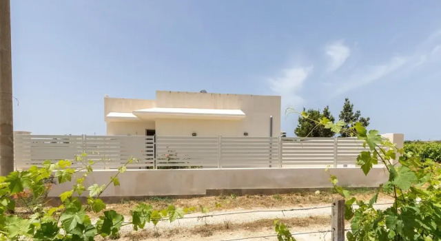 Modern Villa Near Trapani, Book Vacation Home Hotels in Sicily with Parking, Parking
