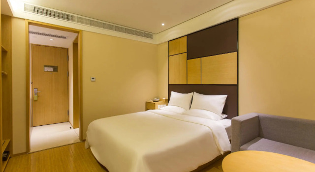 Номер Superior JI Hotel Shanghai Oriental Pearl Tower