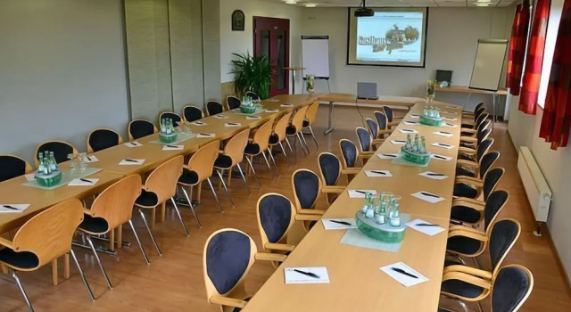 Gasthaus zur Pfalz, Book Hotel Burgheim Bayern