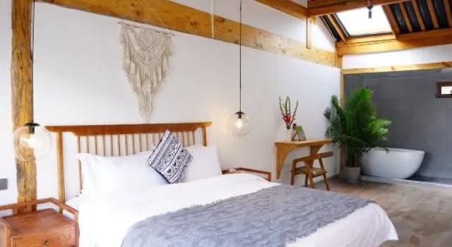Семейный люкс Дуплекс с видом на внутренний двор Lijiang  Humble Tile Abode Guesthouse