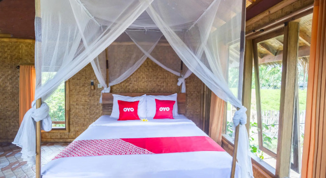 OYO 2196 Edriyan Bungalow, Book Hotel Hoteller i Tetebatu med pool, Swimmingpool