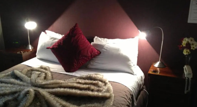 Апартаменты Executive Lakefront Lodge
