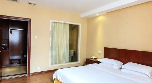 Yangjiang Poli Holiday Hotel (Jiangcheng Yueyun Bus Terminal), Boek Hotel Hotels in Guangdong met parkeren, Parkeren