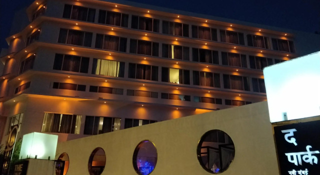Люкс Deluxe The Park Navi Mumbai