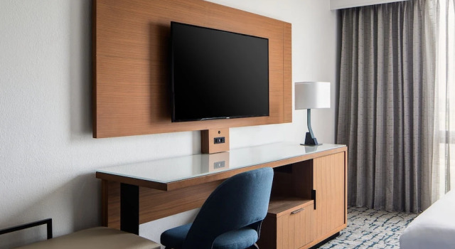 Двухместный клубный номер Standard Houston Marriott South at Hobby Airport