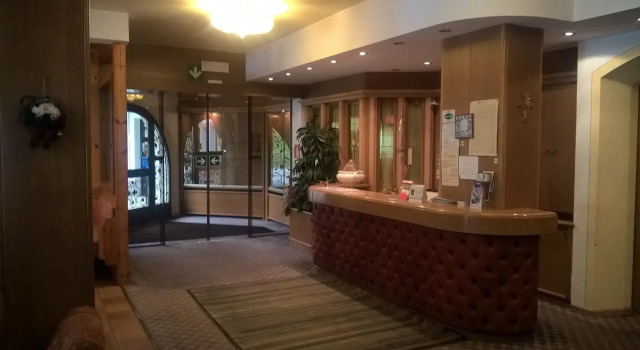 Albergo Scoiattolo Dolomites Experience, Забронировать Отель Фалькаде 