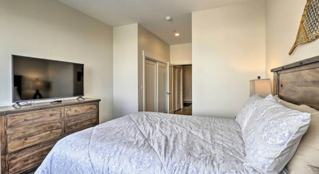 Newly Built Ski Condo w/ Hot Tub & Shuttle Access!, Buchen Sie Ferienwohnung Winter Park 