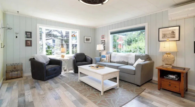 Beach Pines Bungalow by Avantstay Classic Cottage Steps to the Beach w/ Private Yard, Забронировать Дом для отпуска Арч-Кейп North Oregon Coast, рядом с Arch Cape Beach