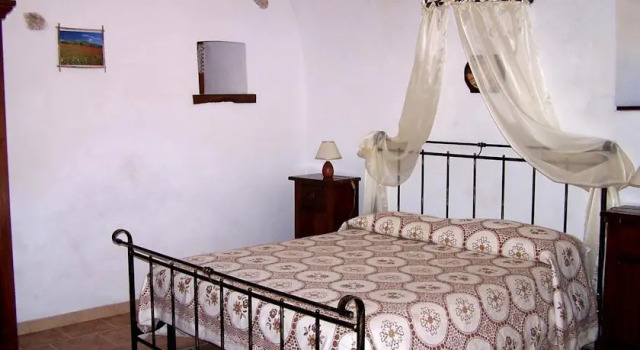 FALCARE, Rezerwuj Hotel Hotele w Foresta Umbra z basenem, Basen
