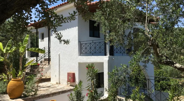 Апартаменты Deluxe Peroulia Beach Houses