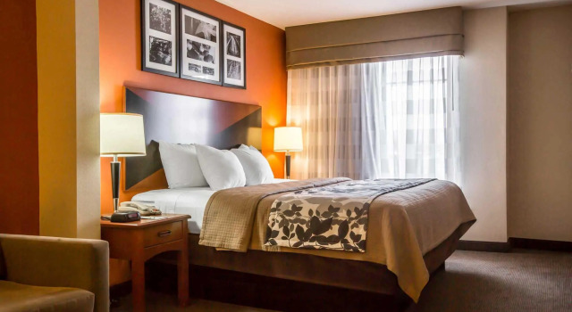 Люкс Spark by Hilton Montgomery EastChase