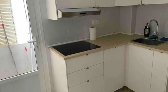 Апартаменты Renovated and Newly Furnished 3 Bedroom Apartment