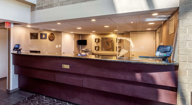 Comfort Suites Oakbrook Terrace near Oakbrook Center