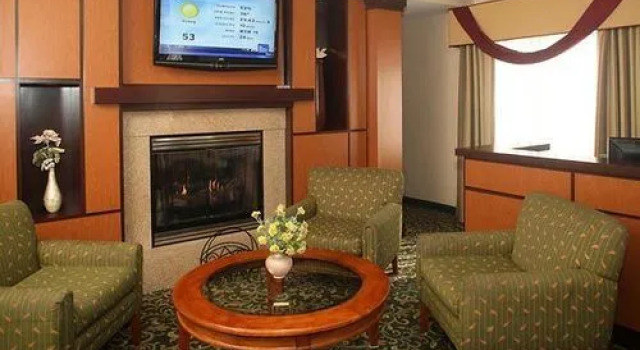 Fairfield Inn & Suites Cleveland Streetsboro, 预订 酒店 特斯柏罗 俄亥俄州