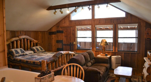 Cades Cove Hide Away
