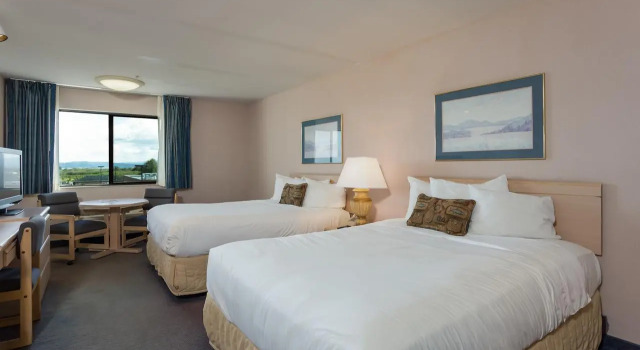 Четырёхместный номер Standard Shilo Inn Suites Warrenton