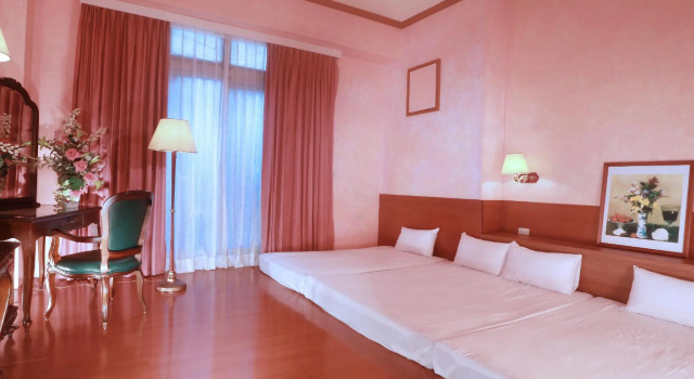 Номер Standard East Commercial Affairs Hotel