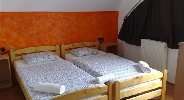 Marci Villa Panzi, Book Villa Villaer i Baranya, Villa