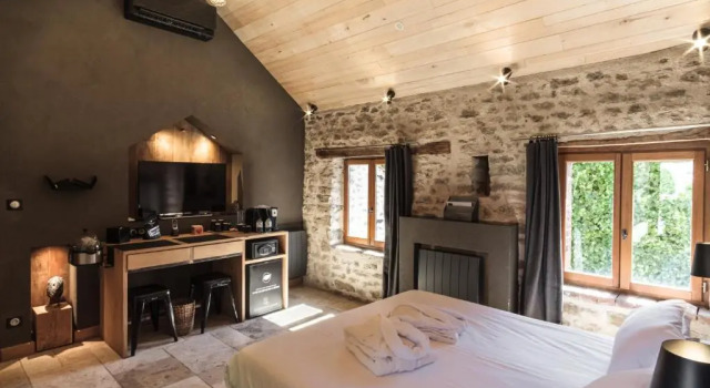 Четырёхместный номер Deluxe Le Domaine des Prés Verts Suites & Chambres avec Jacuzzi Privatif