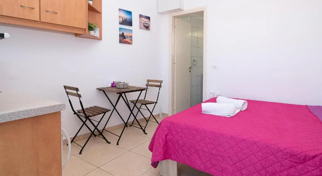 Апартаменты small studio next to the beach