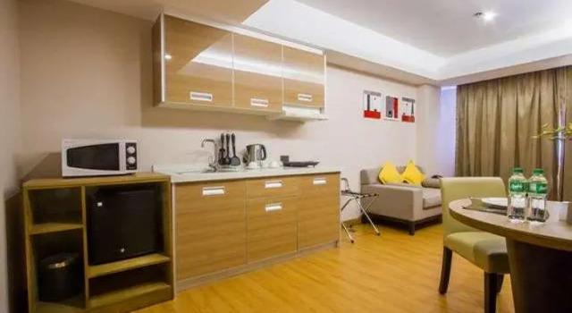 Кровать в общем номере ACE Hotel and Suites