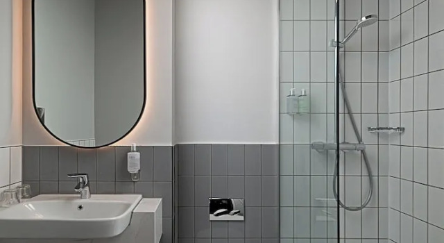 Трёхместный семейный номер Standard с видом на реку Leonardo Hotel Galway