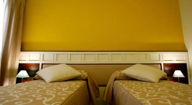Hotel La Fonda Moreno, Забронировать Отель Отели и гостиницы Морелья, рядом с Музей Sexenni, Отель