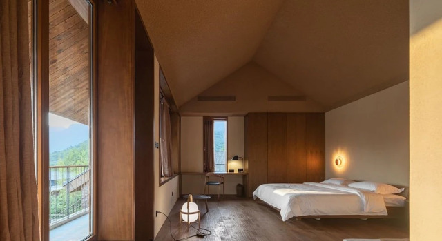 Номер Superior Sansa Village Boutique Hotel at Mutianyu Great Wall Adjoin to Mutianyu Great Wall - Room with the View of Great Wall - Chinese massage experience - Vehicle Shuttle Service - International Catering - SPA& Nail Beauty Facilities